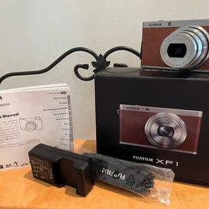FUJI FX-1 Digital Camera